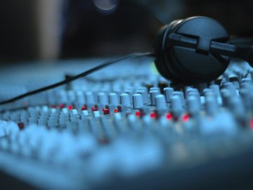 table de mixage analogique ou numérique